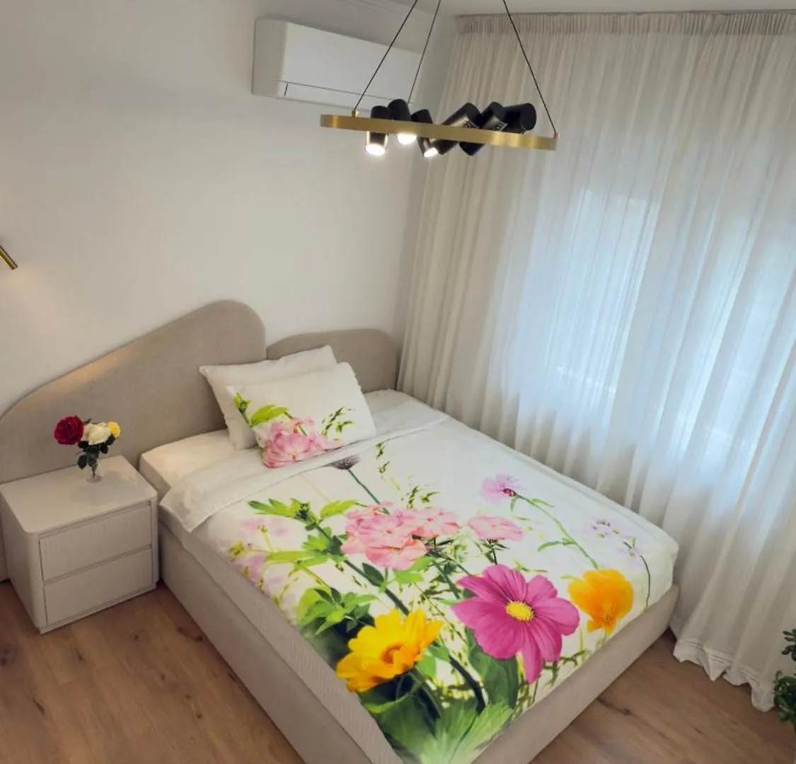 Pogradec Luxe Apartment 0*,